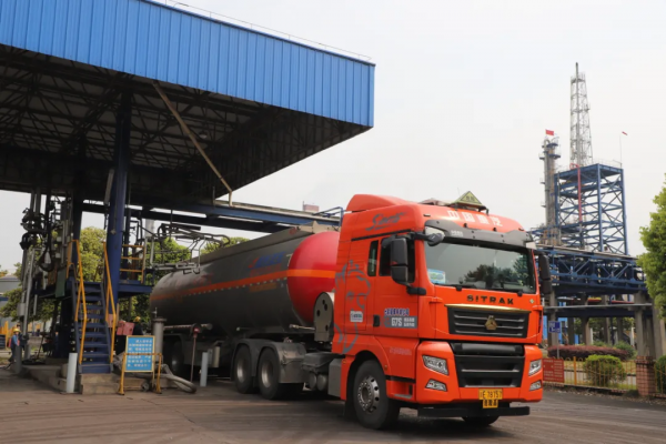 創(chuàng)新突破拓市場 ▏集團(tuán)首車甲醛產(chǎn)品成功發(fā)運(yùn)開啟銷售新格局